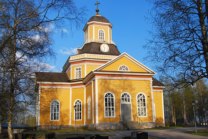 Kaustby kyrka.