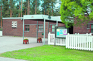 Församlingshemmet Björkkorset (Karleby) Församlingshemmet Björkkorset i Karleby, utifrån.